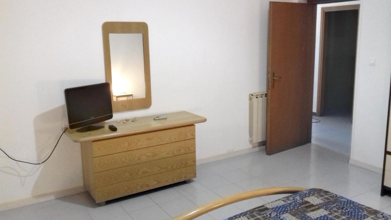 2 Bedrooms Appartement At Pescara 300 M Away From The Beach With Balcony And Wifi Dış mekan fotoğraf